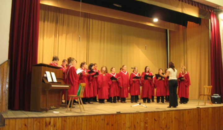 4. fotografia fotogalérie Koncert spevokolu Evanielického gymnázia z Tisovca
