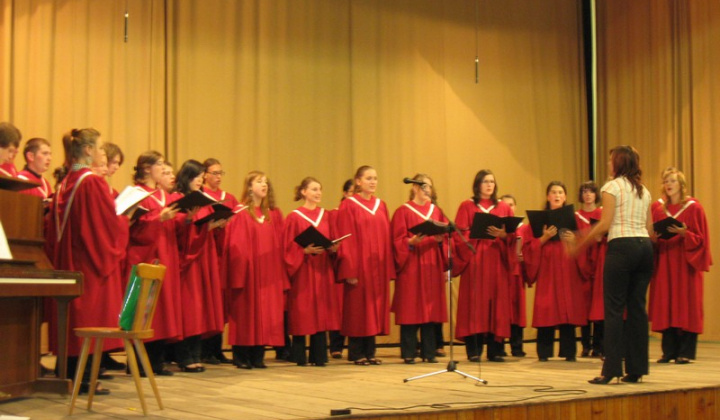 5. fotografia fotogalérie Koncert spevokolu Evanielického gymnázia z Tisovca