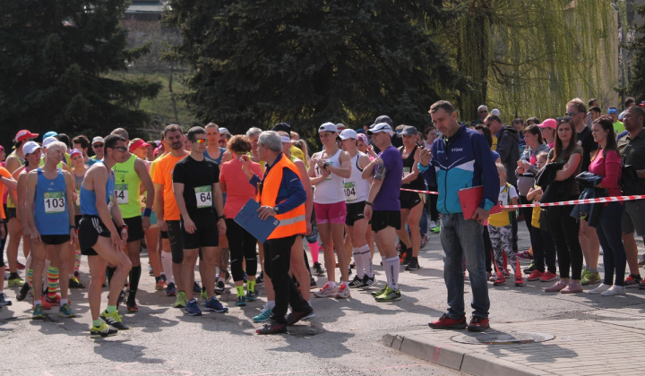 2. fotografia fotogalérie Šport / 37. ročník Behu Hornádskou dolinou - polmaratón
