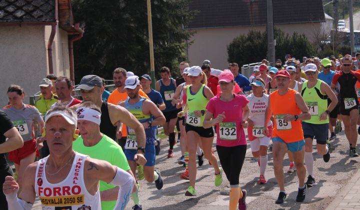 10. fotografia fotogalérie Šport / 37. ročník Behu Hornádskou dolinou - polmaratón