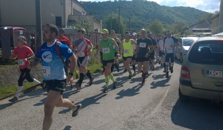 12. fotografia fotogalérie Šport / 1. Lesný beh statočných