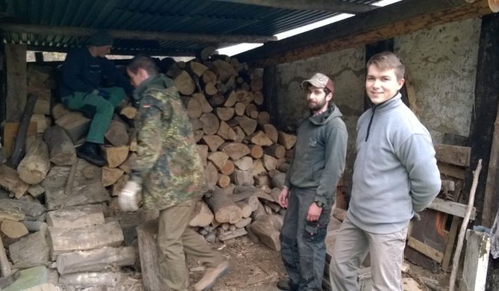 2. fotografia fotogalérie Šport / Jesenná brigáda pri horárni