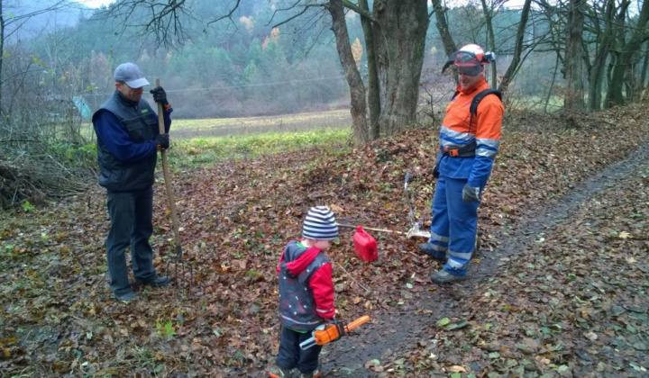 13. fotografia fotogalérie Šport / Jesenná brigáda pri horárni