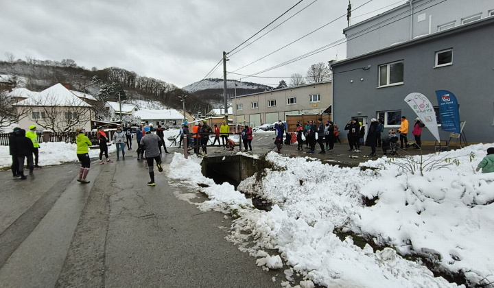 3. fotografia fotogalérie Archív šport / Beh na kysacký hrad - foto