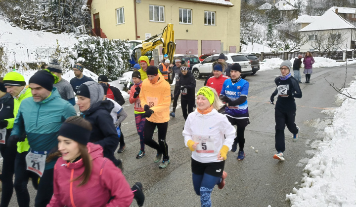 9. fotografia fotogalérie Archív šport / Beh na kysacký hrad - foto