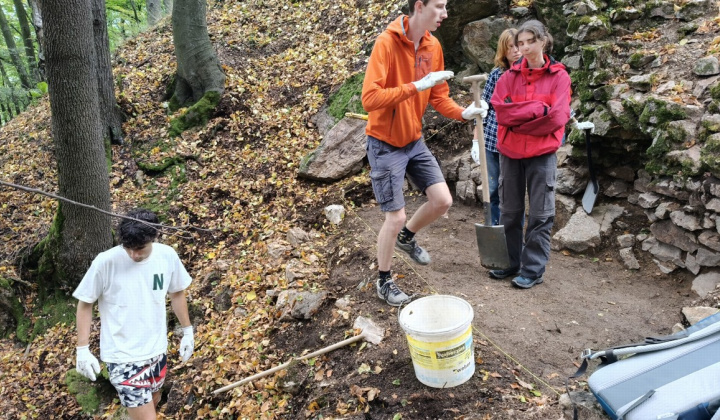 37. fotografia fotogalérie Aktuality - archív / Zachráňme hrad Kysak - foto