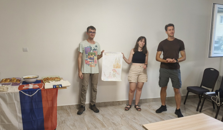 10. fotografia fotogalérie Aktuality / 3. ročník obnovy hradu Kysak - foto