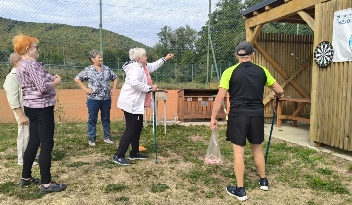 5. fotografia fotogalérie Jednota dôchodcov / Stretnutie ZO JDS Kysak na ihrisku - foto