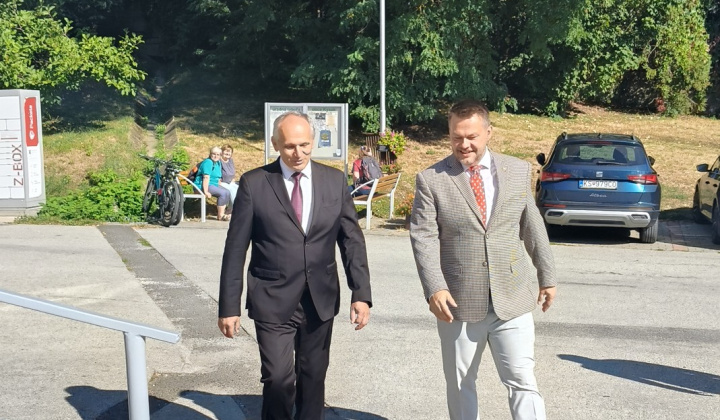 1. fotografia fotogalérie Aktuality / Minister Samuel Migaľ podporil v Kysaku výstavbu kanalizácie v novej zóne IBV. - foto