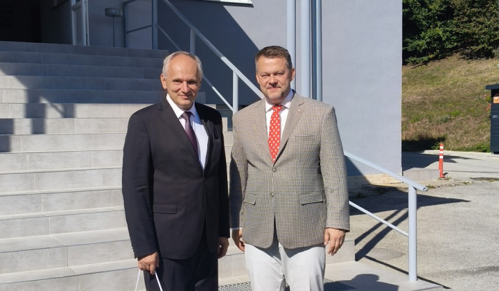 5. fotografia fotogalérie Aktuality / Minister Samuel Migaľ podporil v Kysaku výstavbu kanalizácie v novej zóne IBV. - foto