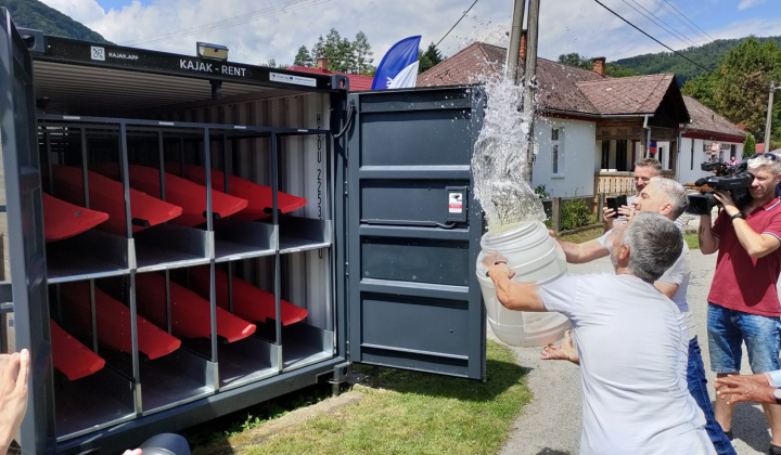 1. fotografia fotogalérie Šport / Slávnostné otvorenie samoobslužnej požičovne  kajakov na rieke Hornád