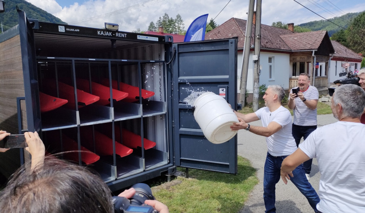 3. fotografia fotogalérie Šport / Slávnostné otvorenie samoobslužnej požičovne  kajakov na rieke Hornád