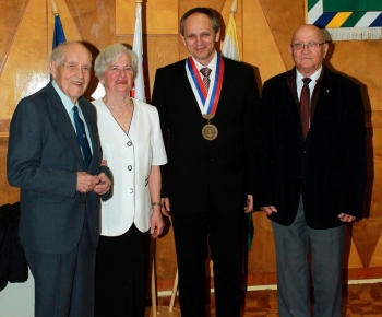 Udeľovanie ocenení  Čestný občan obce 16.5.2014