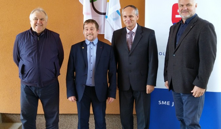 1. fotografia fotogalérie Oznamy OcÚ / Odhalenie pamätnej tabule venovanej Antonovi Urbano