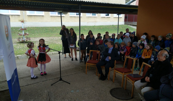 4. fotografia fotogalérie Oznamy OcÚ / Odhalenie pamätnej tabule venovanej Antonovi Urbano